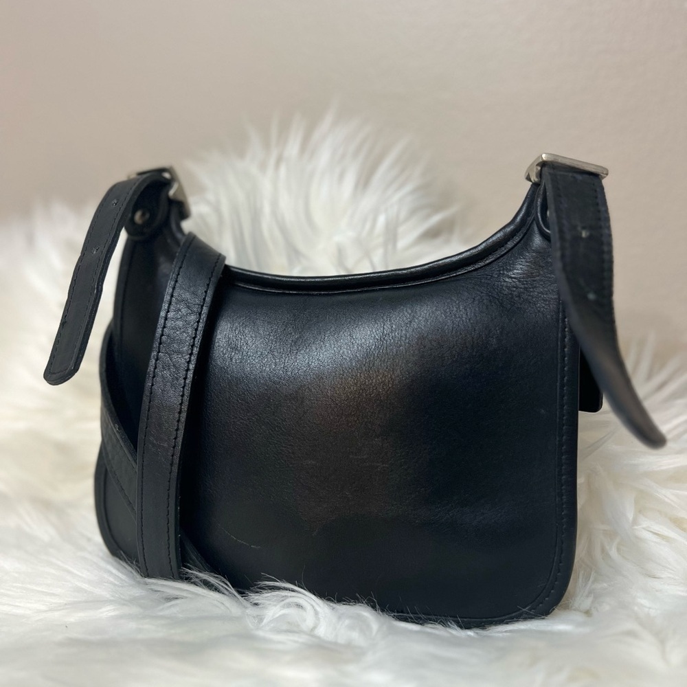 Vintage Coach #9142 Classic Black Leather Shoulder Bag